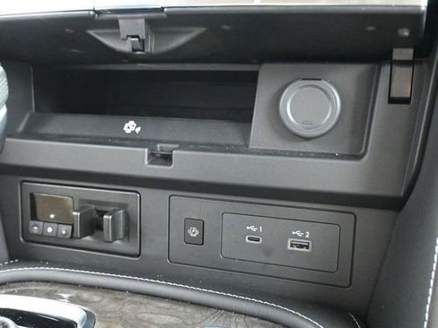 Used 2024 Nissan Armada Platinum w/ Captain's Chairs Package AWD/4WD image 35