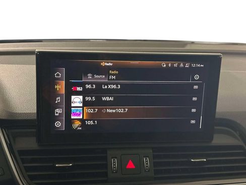 Used 2023 Audi Q5 2.0T Premium Plus w/ Premium Plus Package AWD/4WD image 2