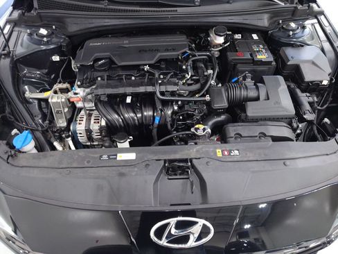 Certified 2023 Hyundai Elantra Limited FWD image 23