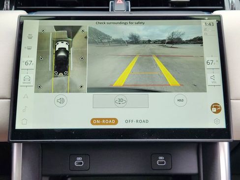 Used 2025 Land Rover Discovery Sport S image 17