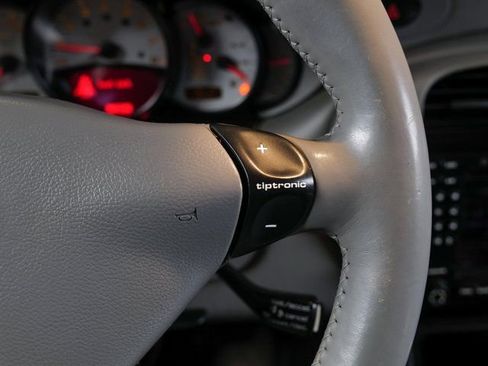 Used 2004 Porsche 911 Carrera 4S AWD/4WD image 21