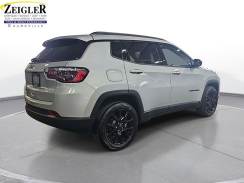 New 2026 Jeep Compass Latitude image 5