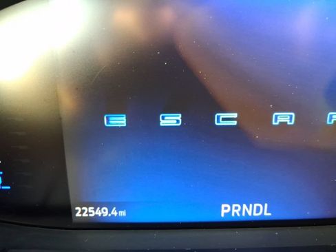 Used 2024 Ford Escape ST-Line w/ Tech Pack #1 FWD image 3