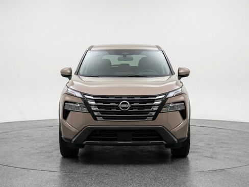 Used 2025 Nissan Rogue SV AWD/4WD image 2