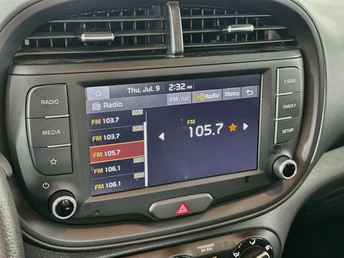 Used 2025 Kia Soul LX w/ LX Technology Package FWD image 21
