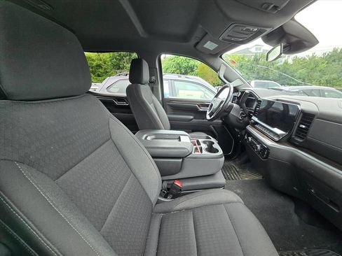 Used 2022 Chevrolet Silverado 1500 LT AWD/4WD image 7