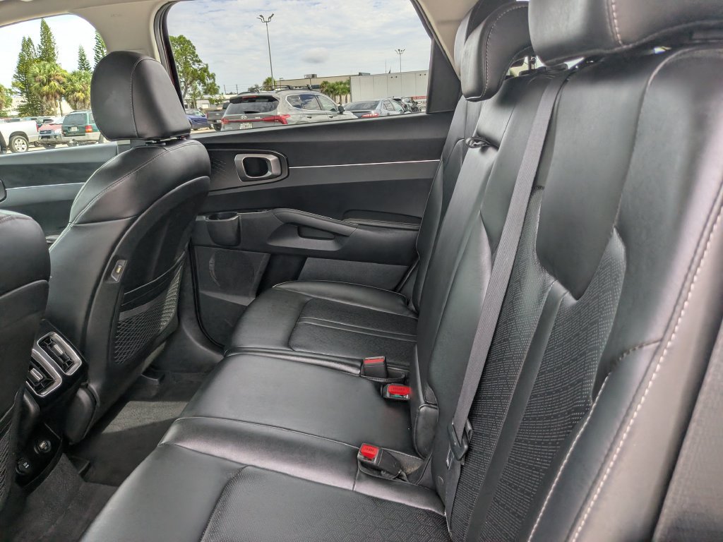 Used 2022 Kia Sorento S w/ Panoramic Sunroof Package FWD image 18