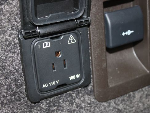 Used 2019 Land Rover Range Rover HSE image 40