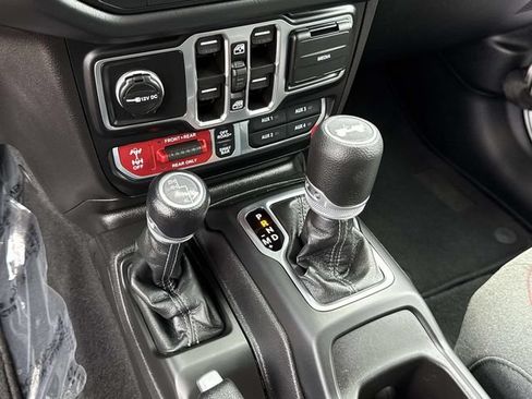 Used 2026 Jeep Wrangler Unlimited Rubicon AWD/4WD image 20
