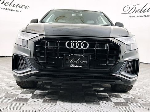Used 2023 Audi Q8 Premium Plus w/ Premium Plus Package image 2