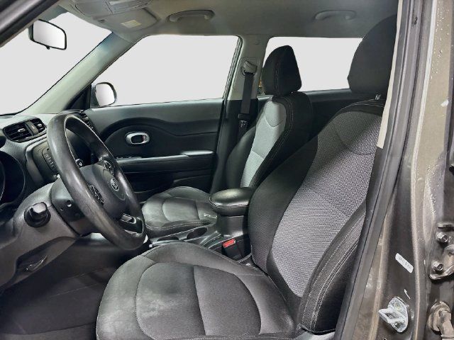Used 2017 Kia Soul + FWD image 17