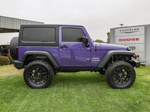 Used 2017 Jeep Wrangler Sport w/ Quick Order Package 24S AWD/4WD image 3