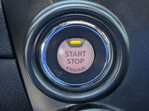 Used 2021 Nissan Titan PRO-4X w/ Pro-4x Convenience Package image 19