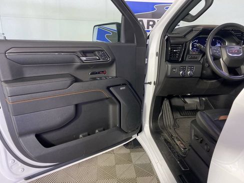Used 2023 GMC Sierra 1500 AT4 w/ Technology Package AWD/4WD image 29