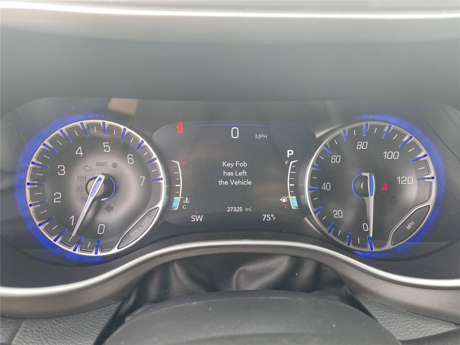 Used 2025 Chrysler Pacifica Select FWD image 19