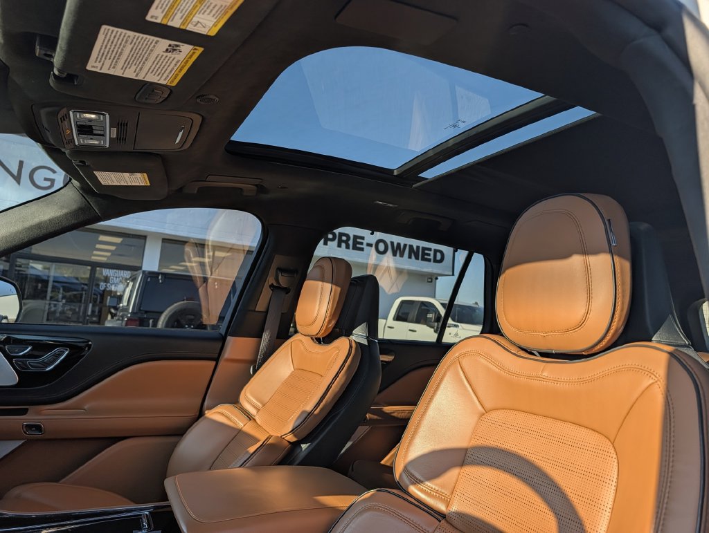 Used 2021 Lincoln Aviator Black Label w/ Dynamic Handling Package AWD/4WD image 27