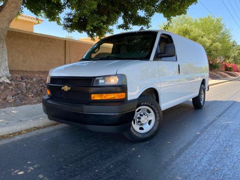 Used 2022 Chevrolet Express 2500 w/ Enhanced Convenience Package RWD image 49