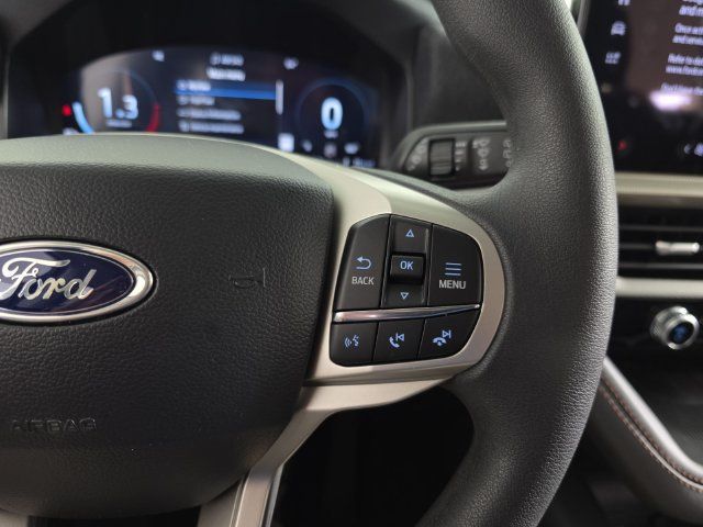 Used 2026 Ford Explorer Active AWD/4WD image 14