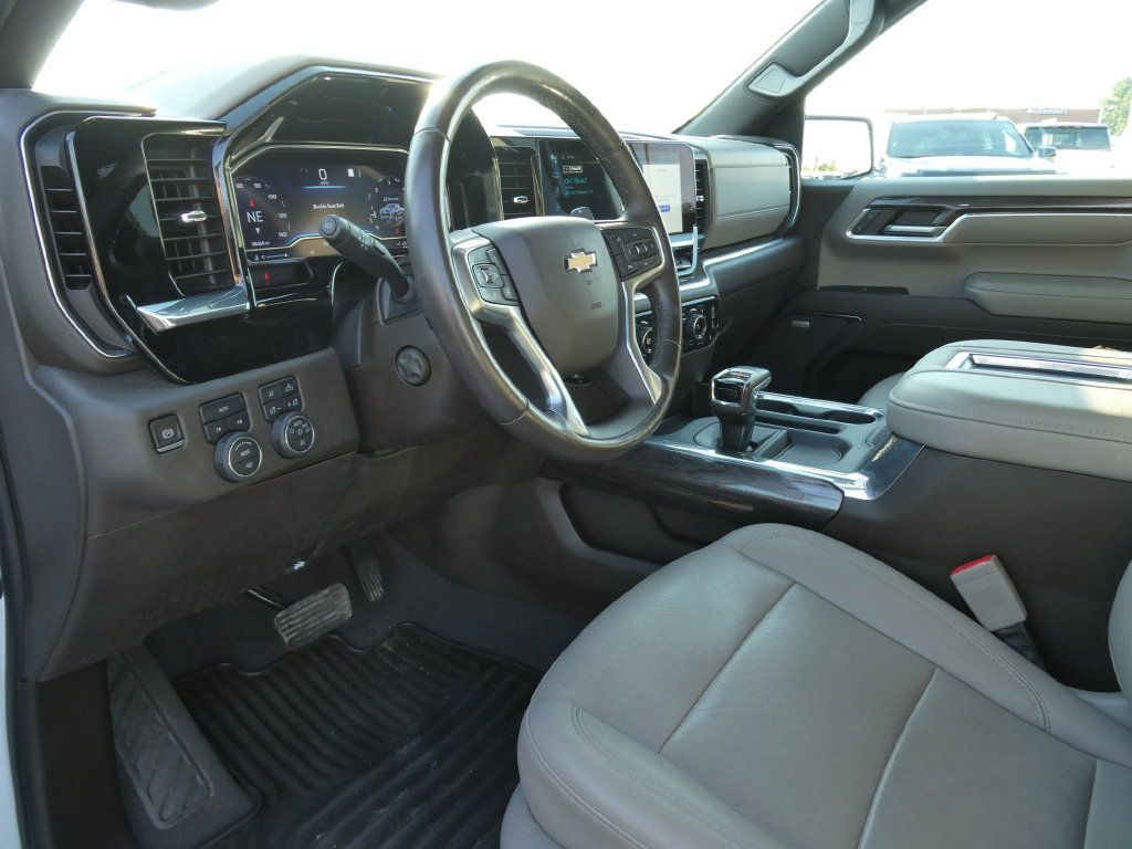 Certified 2022 Chevrolet Silverado 1500 LTZ AWD/4WD image 23