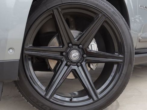 Used 2023 GMC Yukon XL Denali Ultimate image 2