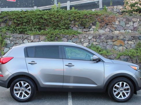 Used 2016 Kia Sportage LX w/ LX Popular Package AWD/4WD image 5