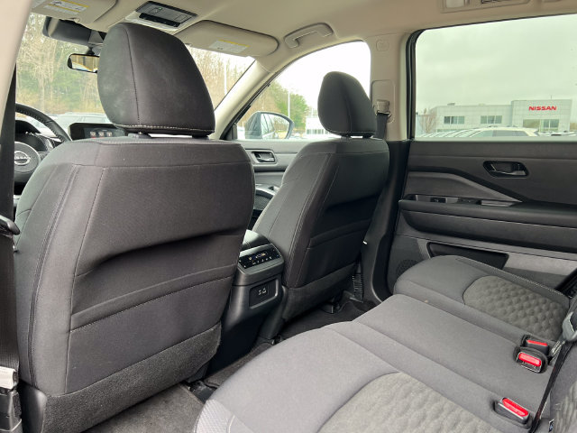Used 2024 Nissan Pathfinder SV AWD/4WD image 31