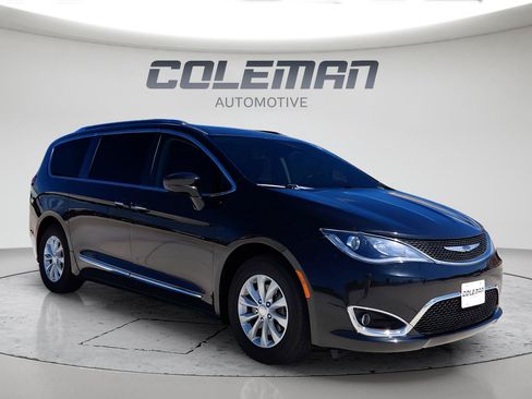 Used 2019 Chrysler Pacifica Touring-L FWD image 7