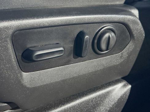 Used 2020 GMC Sierra 1500 SLE w/ SLE Value Package image 16