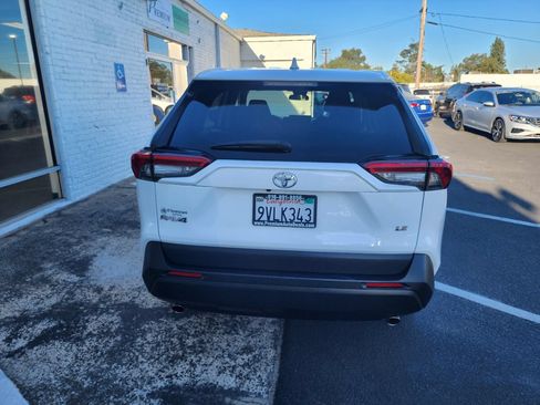 Used 2023 Toyota RAV4 LE FWD image 3