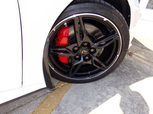 Used 2024 Chevrolet Corvette Stingray Preferred Conv w/ Z51 Performance Package RWD image 30