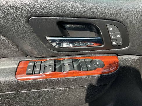 Used 2013 Chevrolet Avalanche LTZ AWD/4WD image 22