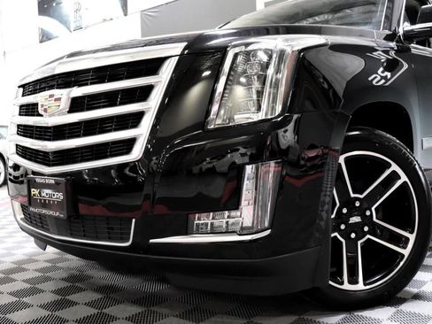 Used 2019 Cadillac Escalade ESV Premium Luxury image 72