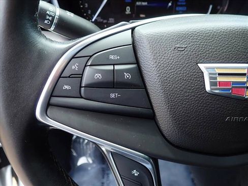 Used 2017 Cadillac XT5 Luxury w/ Driver Awareness Package FWD image 16