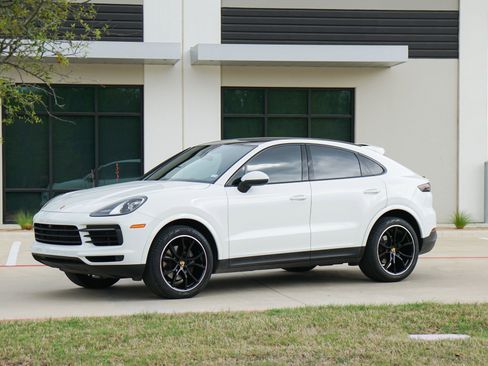 Used 2020 Porsche Cayenne image 1