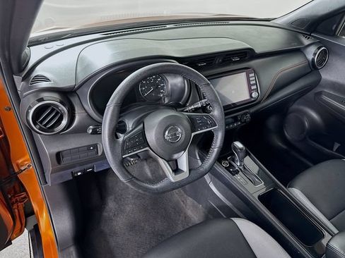 Used 2021 Nissan Kicks SR w/ SR Premium Package FWD image 18