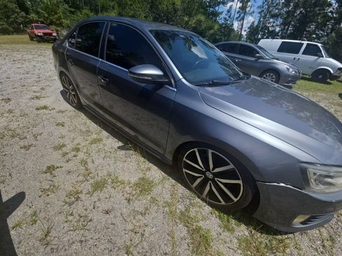 Used 2012 Volkswagen Jetta GLI FWD image 7