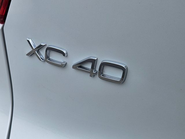 Used 2024 Volvo XC40 B5 Ultimate w/ Protection Package Premier AWD/4WD image 10
