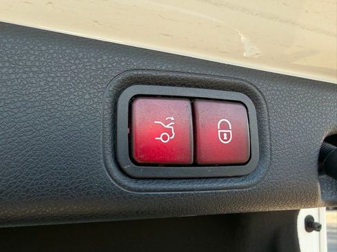 Used 2020 Mercedes-Benz E 350 Sedan image 8