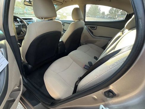 Used 2016 Hyundai Elantra SE w/ Option Group 02 image 9