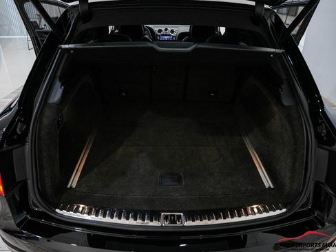 Used 2018 Bentley Bentayga image 70