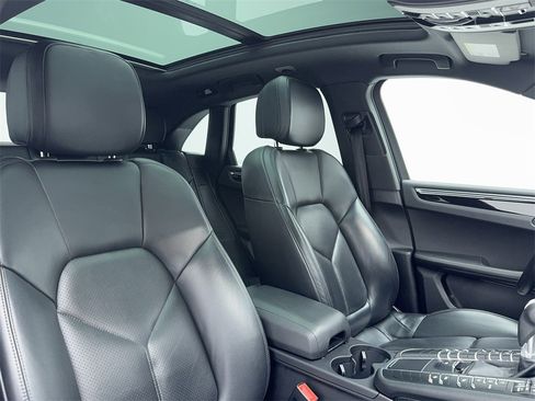 Used 2021 Porsche Macan S image 47