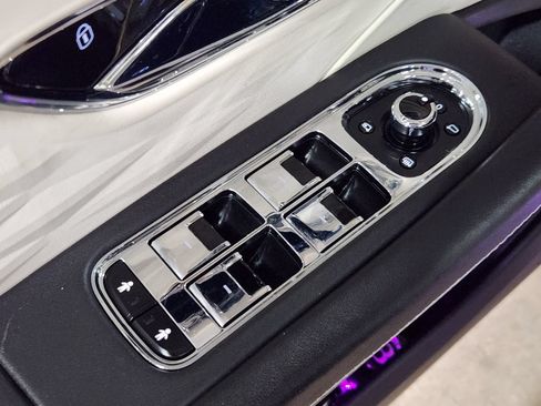 Used 2021 Bentley Flying Spur V8 AWD/4WD image 47