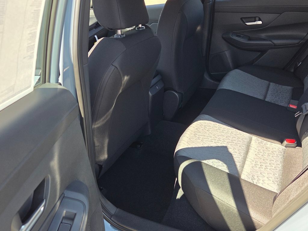 New 2027 Nissan Sentra SV w/ SV Convenience Package FWD image 6
