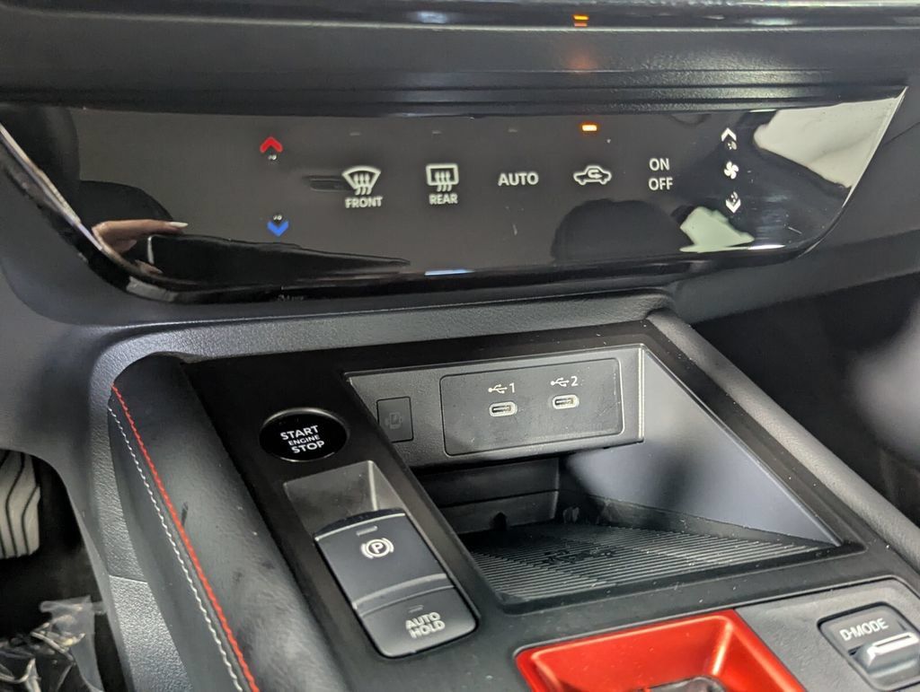 Used 2025 Nissan Kicks SR FWD image 20