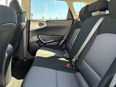 Used 2025 Kia Soul LX w/ LX Technology Package image 23