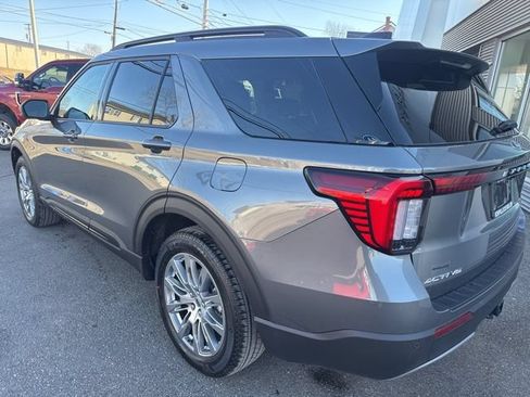 New 2026 Ford Explorer Active w/ Active Comfort Package AWD/4WD image 8