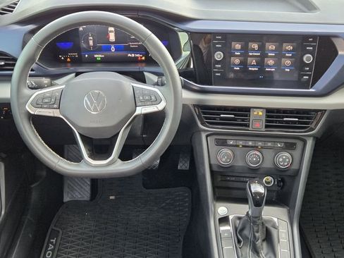 Used 2022 Volkswagen Taos SE image 28