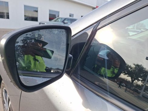 Used 2020 Nissan Pathfinder Platinum image 13