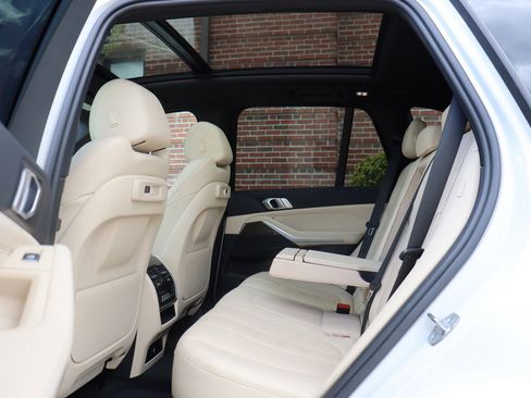 Used 2022 BMW X5 xDrive45e AWD/4WD image 14