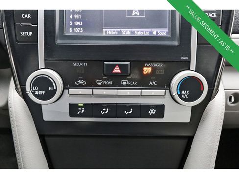Used 2014 Toyota Camry LE image 26